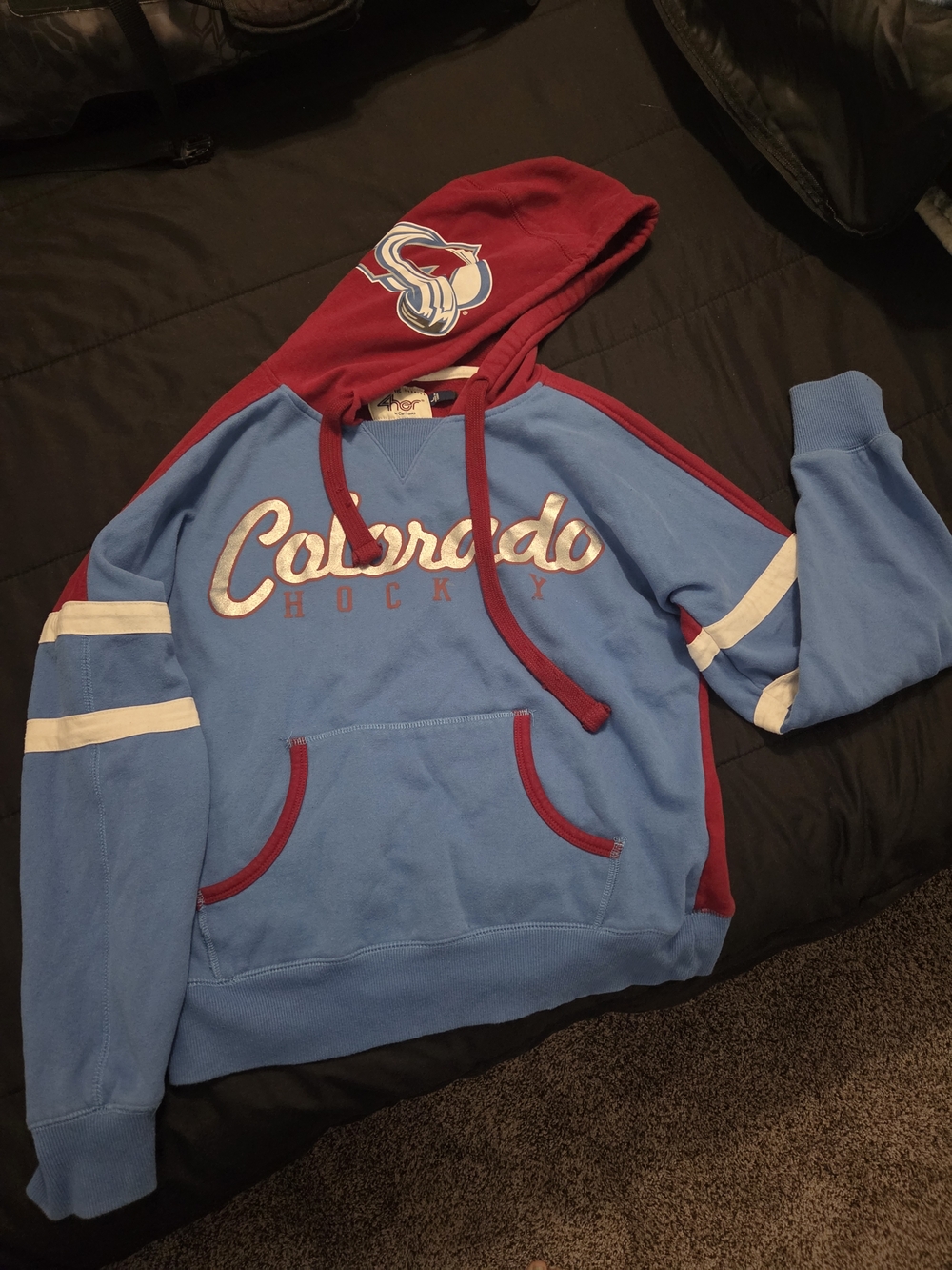 Colorado Avalanche Hockey Crewneck Sweatshirt Hoodie in Light Blue & Maroon